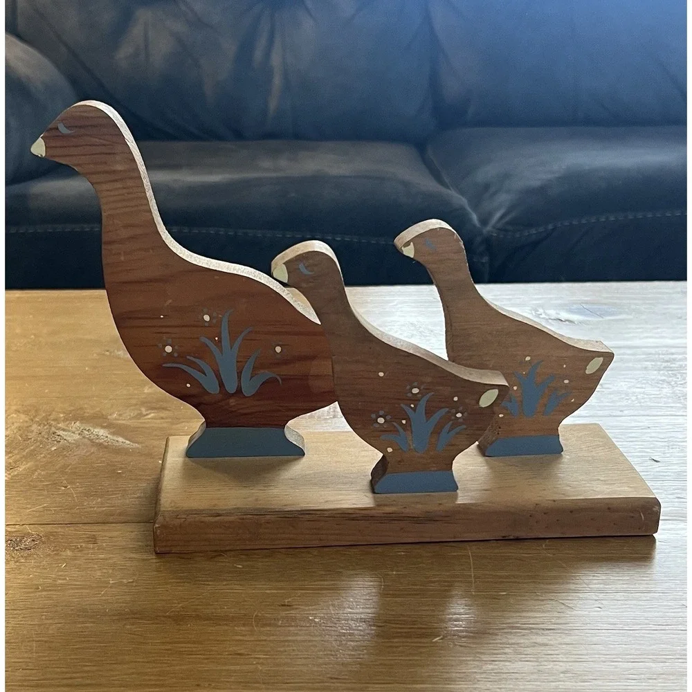Vintage Wooden Duck Family Figurine Hand Painted Folk Art Decor Country Cottage‎